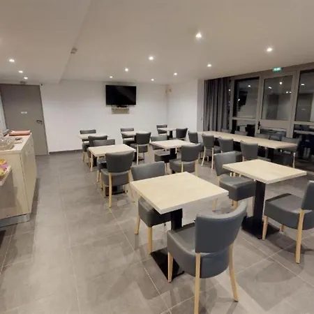 호텔 Du Stade Ex Kyriad Direct Lille Est Stade Pierre Mauroy 발뇌브다스크