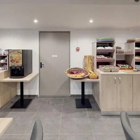 Hotel Du Stade Ex Kyriad Direct Lille Est Stade Pierre Mauroy 2*